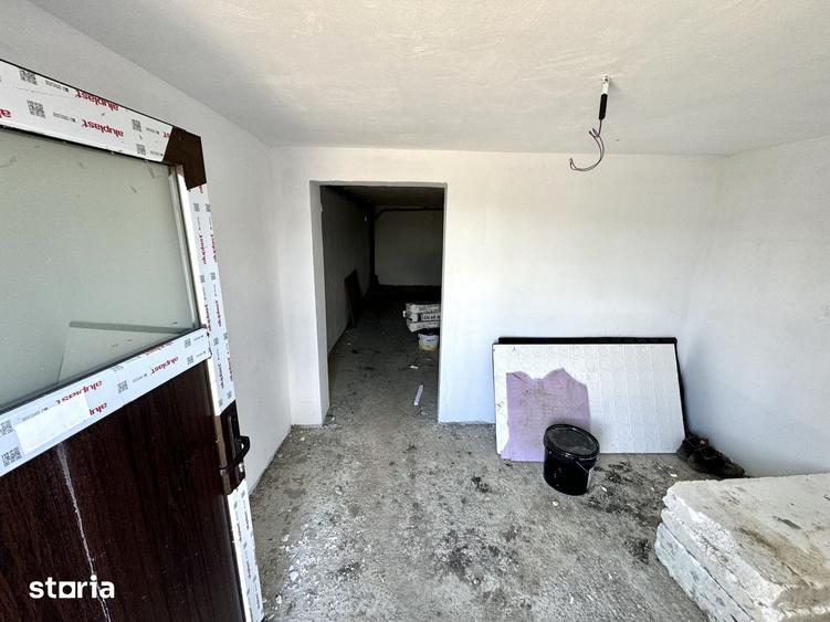 Casă cu 4 camere cu Teren 300 Mp în Valea Lupului