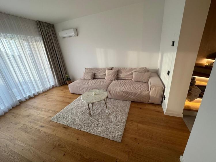 Duplex cu 4 camere cu Garaj în Nord-Est