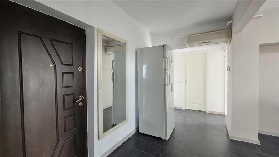 Apartament cu 2 camere decomandat, mobilat în Ultracentral