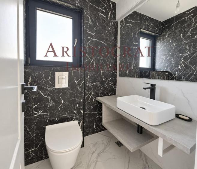 Casă cu 5 camere cu Teren 330 Mp în Corbeanca