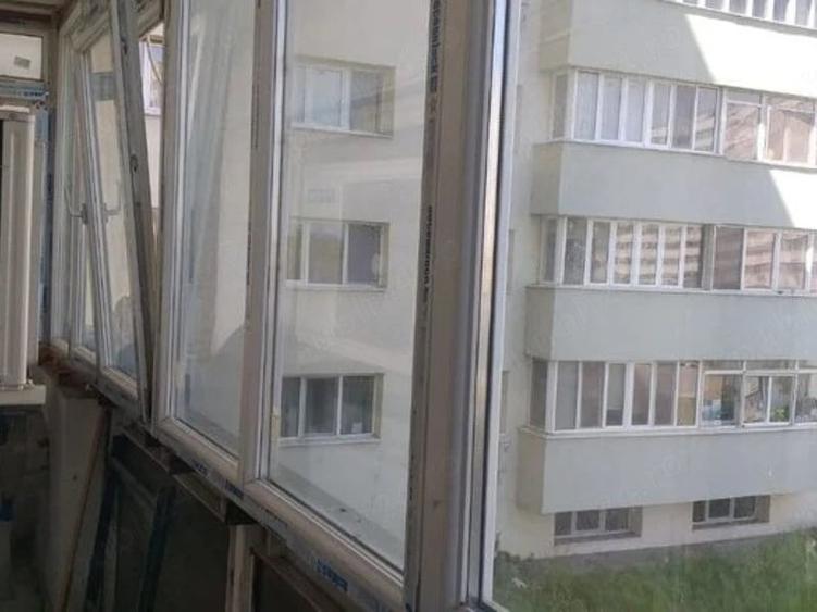 Apartament cu 3 camere decomandat în Obor