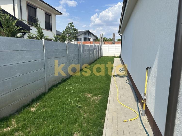 Casă individuală cu 3 camere cu Canalizare în Nord-Est