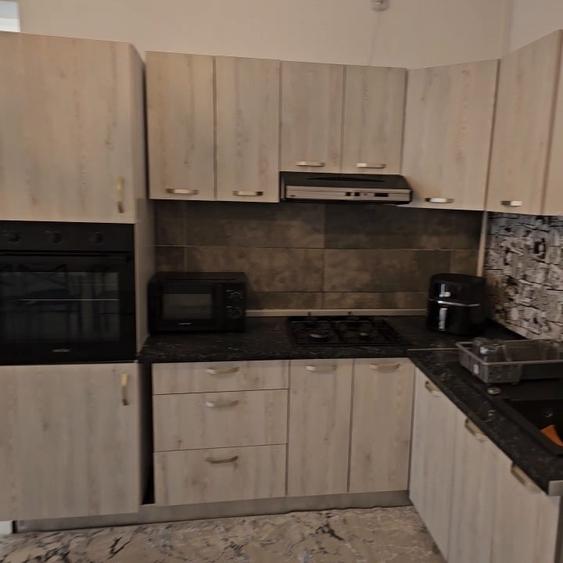 Apartament cu 3 camere decomandat, mobilat în Rahova