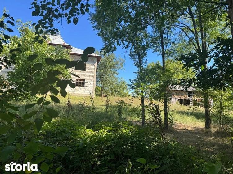 Casă cu 4 camere cu Teren 200 Mp în Petros