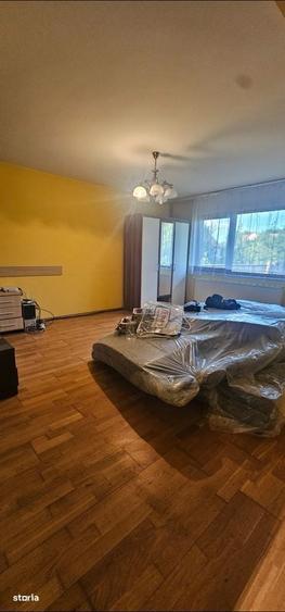 Casă cu 4 camere cu Teren 1000 Mp în Central