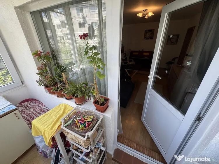 Apartament cu 4 camere decomandat în Central