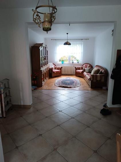 Apartament cu 4 camere decomandat în Dragoș Vodă