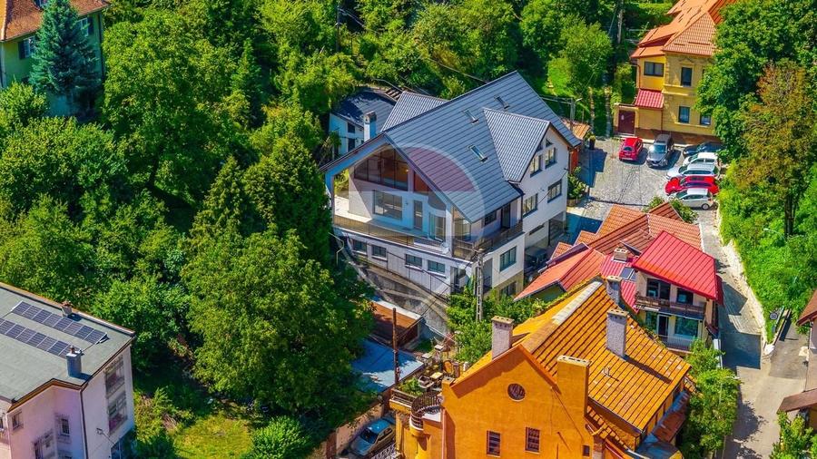 Birou, de 245 mp, în Brașovul Vechi