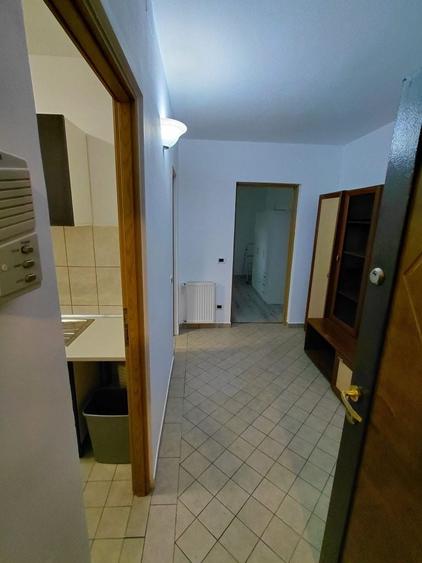 Garsonieră decomandată în Drumul Carului