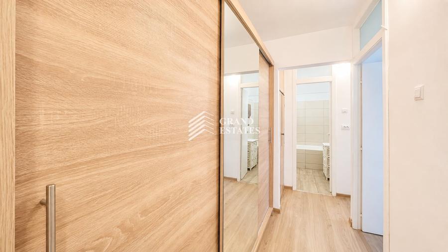 Apartament cu 3 camere decomandat, mobilat în Aviației