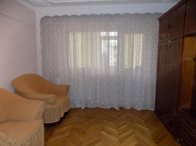 Apartament cu 3 camere decomandat în Obor