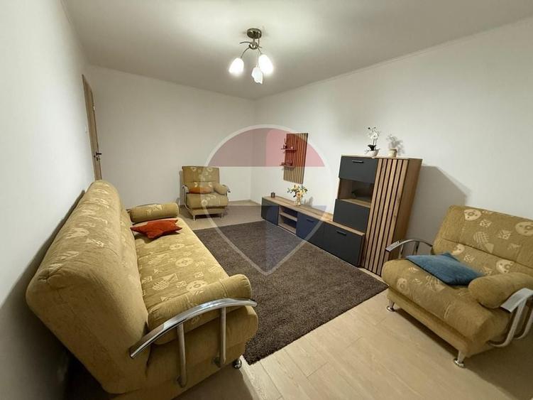 Apartament cu 2 camere decomandat în Peneș Curcanul