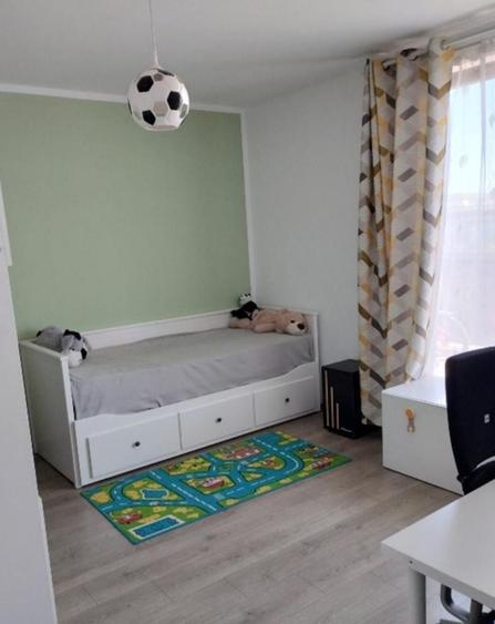 Apartament cu 3 camere decomandat, mobilat în Mărăști