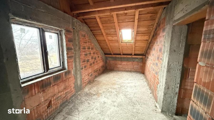 Casă cu 6 camere cu Teren 770 Mp în Câmpineanca