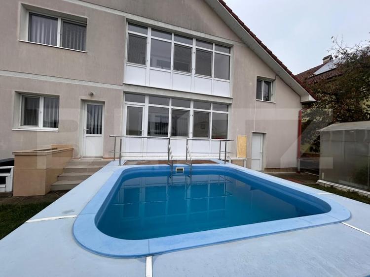 Casă individuală cu 5 camere cu Piscina în Decebal