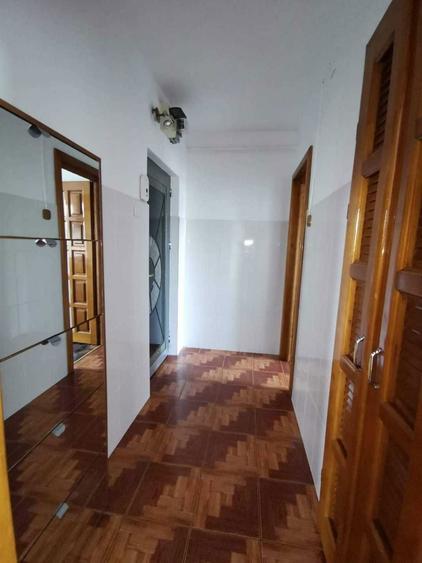 Vand apartament 2 camere. Tecuci, str. Gh. Petrascu, etaj 2 - 6
