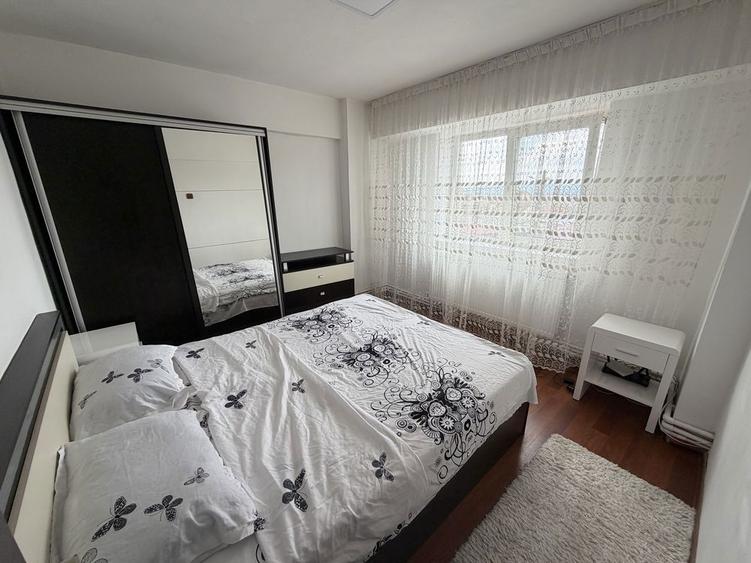 Apartament zona pietii et1 - 2