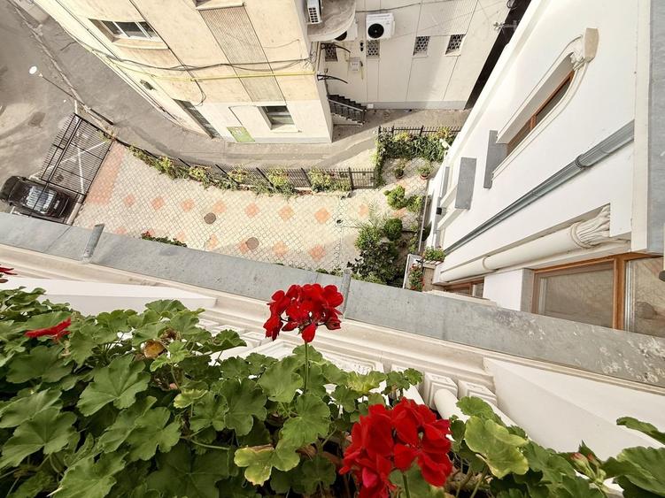 Piata Unirii Fantani Vila  500 mp utili curte 204 mp - 17