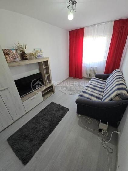 Etaj 3! Apartament 1 camera Podu Ros, 24mp + boxă - 3