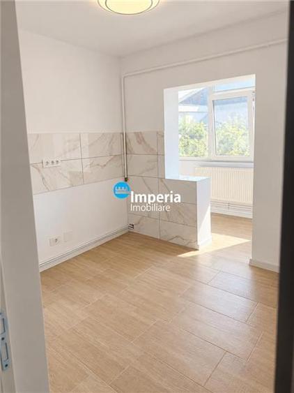 Apartament cu 3 camere decomandat în Aeroport