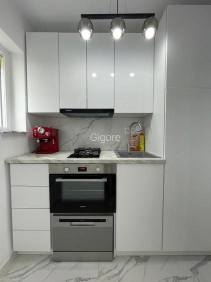 Garsonieră  situată în zona Farmec/The Office.