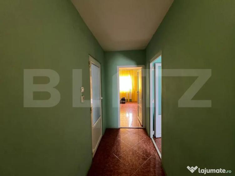 Casa de vanzare, cu 2 camere, zona cu vad comercial. - 1