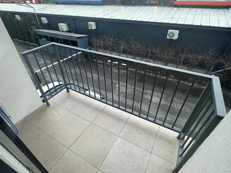 Apartament cu 3 camere, semidecomandat, zona Eroilor, Floresti. - 8