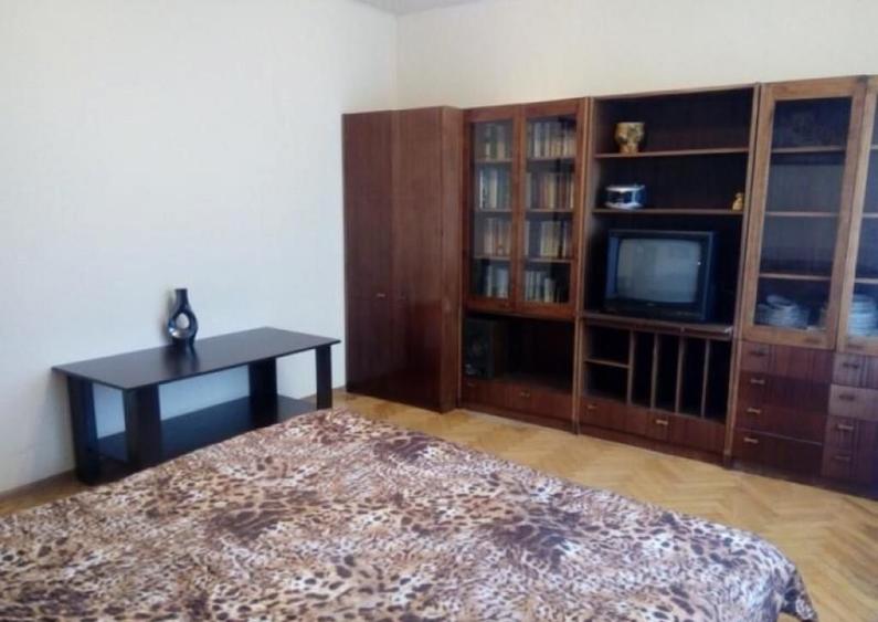 Inchiriere apartament o camera - 2