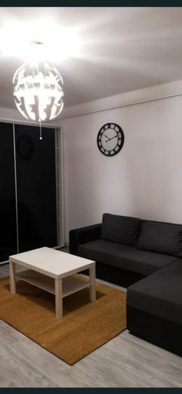 Gaesoniera moderna- Langa Coresi Mall- str 13 Decembrie - 1