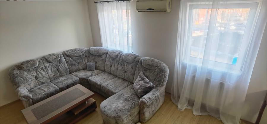 Inchiriez apartament 3 camere, spatios, central, et.5+mansarda - 1