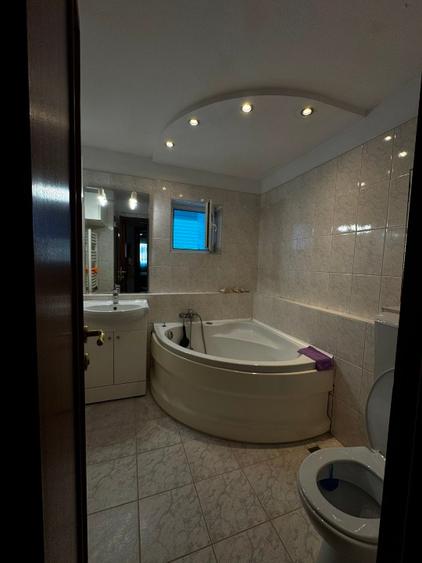 Inchiriez apartament cu 3 camere - 3