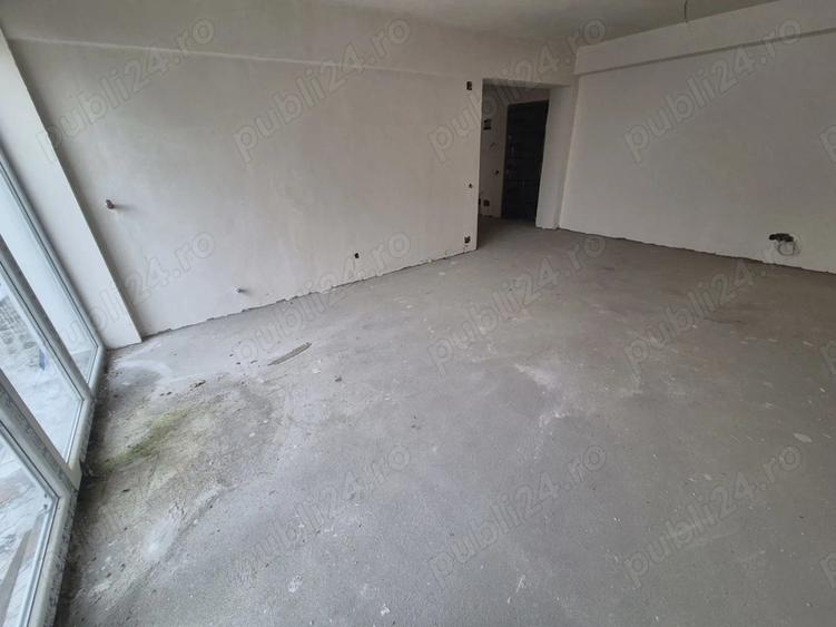 Vand apartament compus din 2 camere, hol, baie ,bucatarie si balcon, semifinisat Str. Liviu Rebreanu - 5