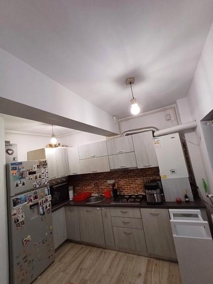 Va propun spre vanzare apartament cu 2 camere - 1