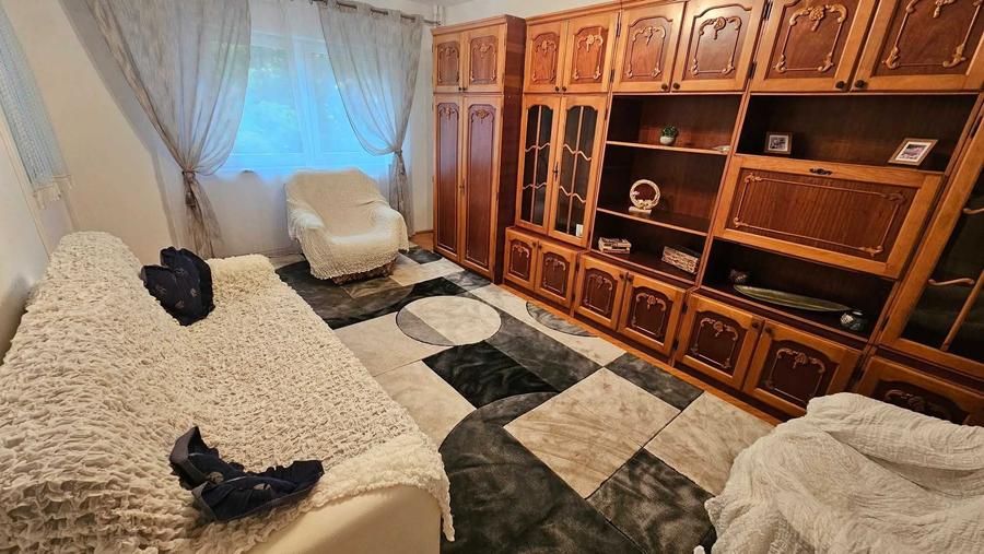 Apartament cu 2 camere decomandat în Nicolina