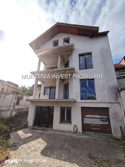 Casă cu 5 camere cu Teren 375 Mp în Central