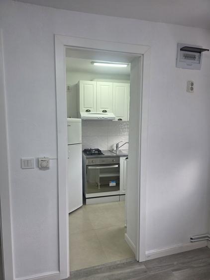 Inchiriez garsoniera parter la curte - 6