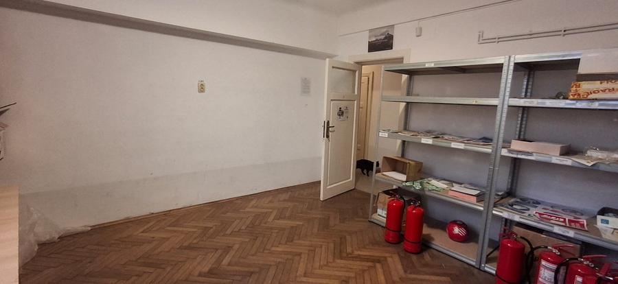 Cotroceni, Eroilor, 4 camere, demisol inalt,  decomandat, imobil mic, birouri - 1