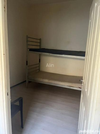 Apartament la curte pt muncitori