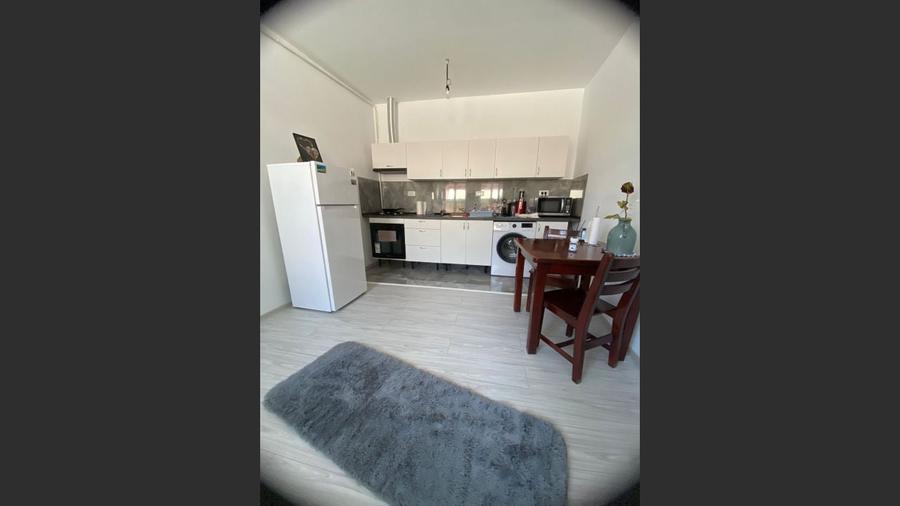 Constructie cu 3 apartamente + teren+ 2 spatii comerciale - 8