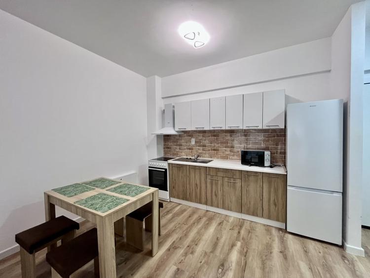 Apartament cu 3 camere in Tractorul - 7