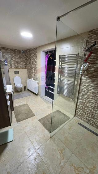 Casa renovata cu 3 camere zona Mosnei - 11