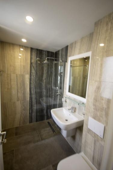 Vila individuala in complex,mobilata,  incalzire in pardoseala , teren 400 mp - 18