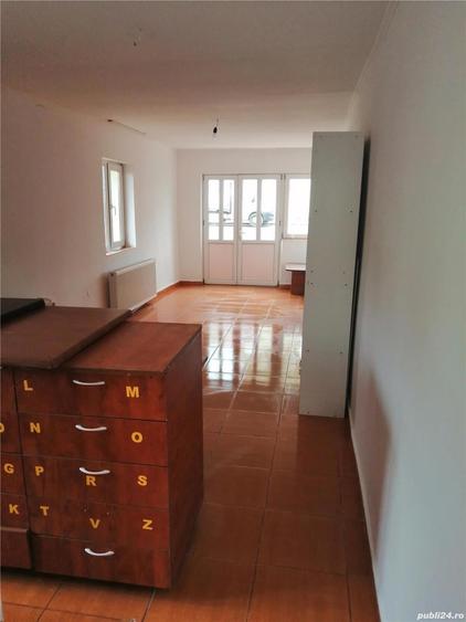 Inchiriez spatiu. - 4