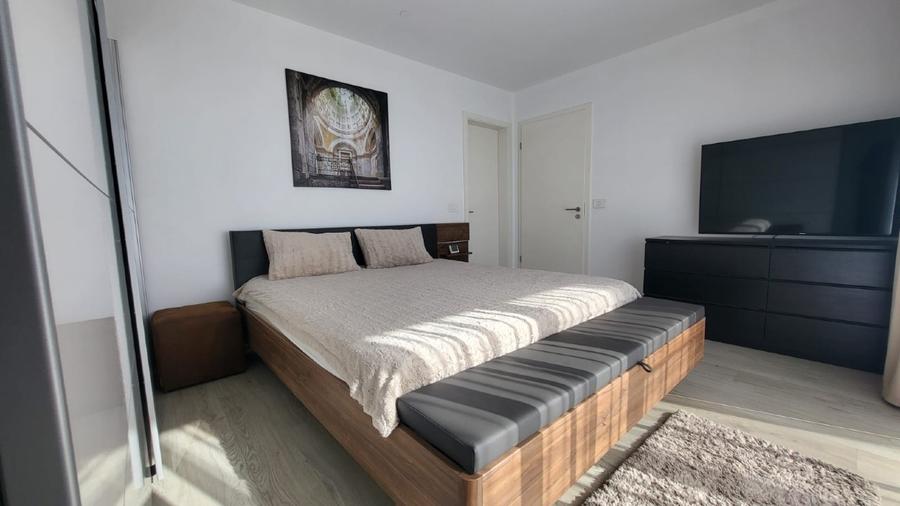 PROPRIETAR,2.5 camere 77mp +2 terase 22 mp+200mp terasă pe nivel | Kasper-Coresi - 8