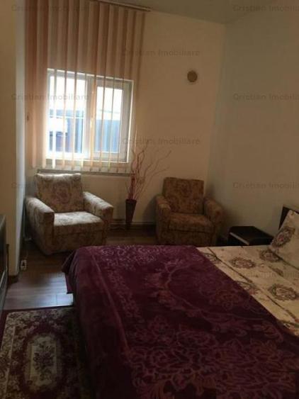 Casă cu 14 camere cu Teren 333 Mp în Central