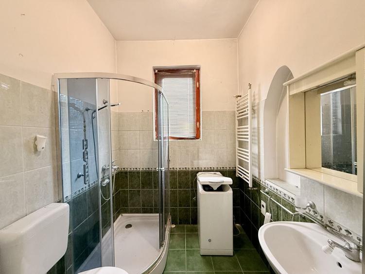 Vila 180 mp desfasurati cartier de case Belvedere Regie - 32