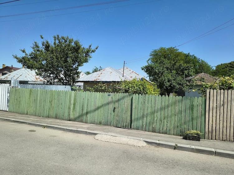 Casa de vanzare ?i teren, 300 mp, Calara?i, strada Poeni?ei - 4