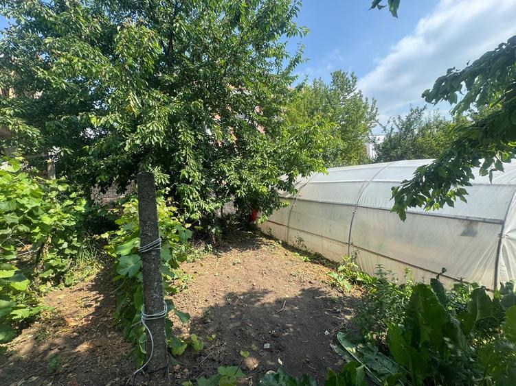 Valea Rediului ,vila tip duplex la strada principala , langa lac , libera - 14