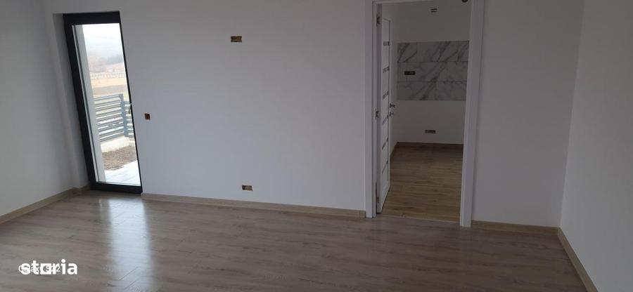 Casa noua parter la intrare in Curte?ti - 3