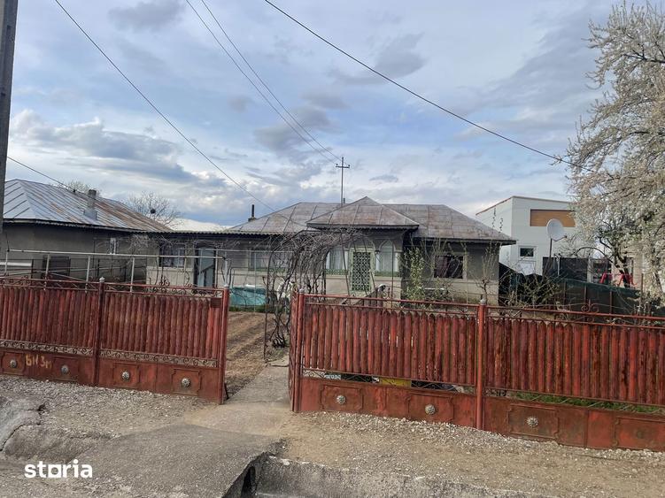 Casa 89 mp + teren 2298 mp intravilan si 2941 mp extravilan Negoiesti - 2